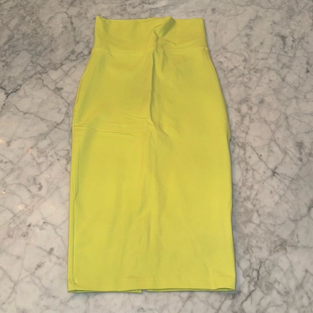 NWT BEBE NEON SKIRT XXS